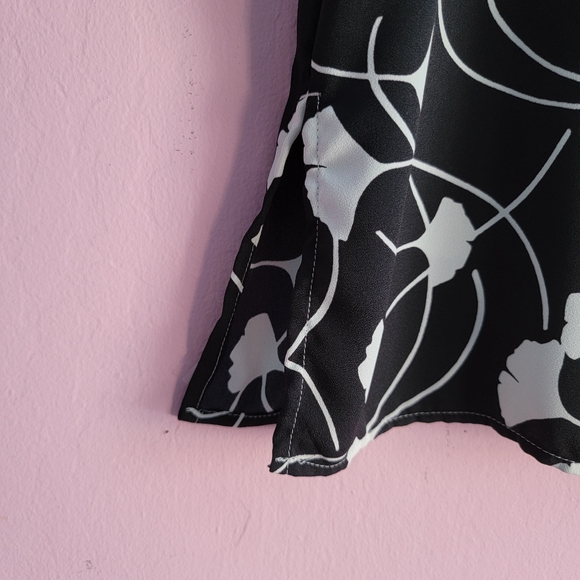 Anne Klein Sleeveless Blouse - Picture 4 of 8